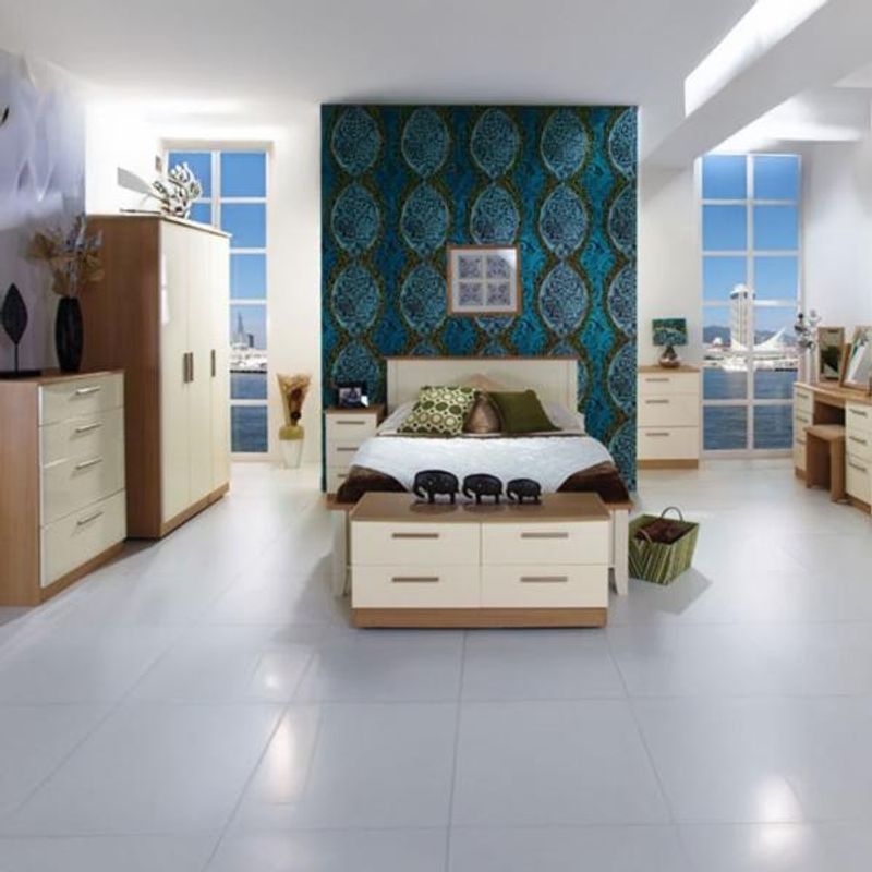 Knightsbridge High Gloss Cream and Light Oak