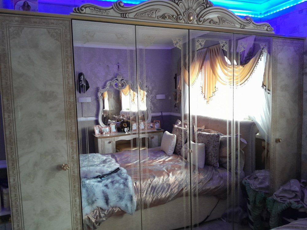 Leonardo Dressing Table - Double Pedestal - Ivory Gloss and Gold