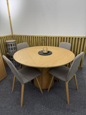 Product photograph of Ex Display - Skovby Sm33 Oak Round 4 Seater Extending Dining Set With Sm92 4 Chairs from Choice Furniture Superstore