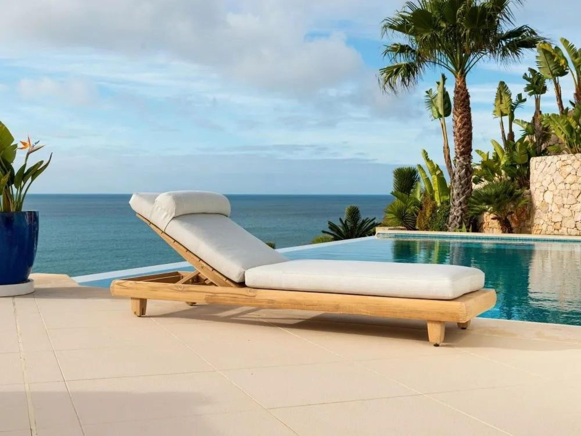 Alexander Rose Sorrento Adjustable Garden Sunbed