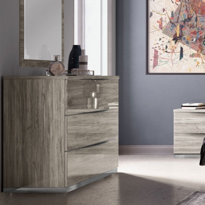 Product photograph of Laura Italian Oak Grain Effect 3 Drawer Chest from Choice Furniture Superstore