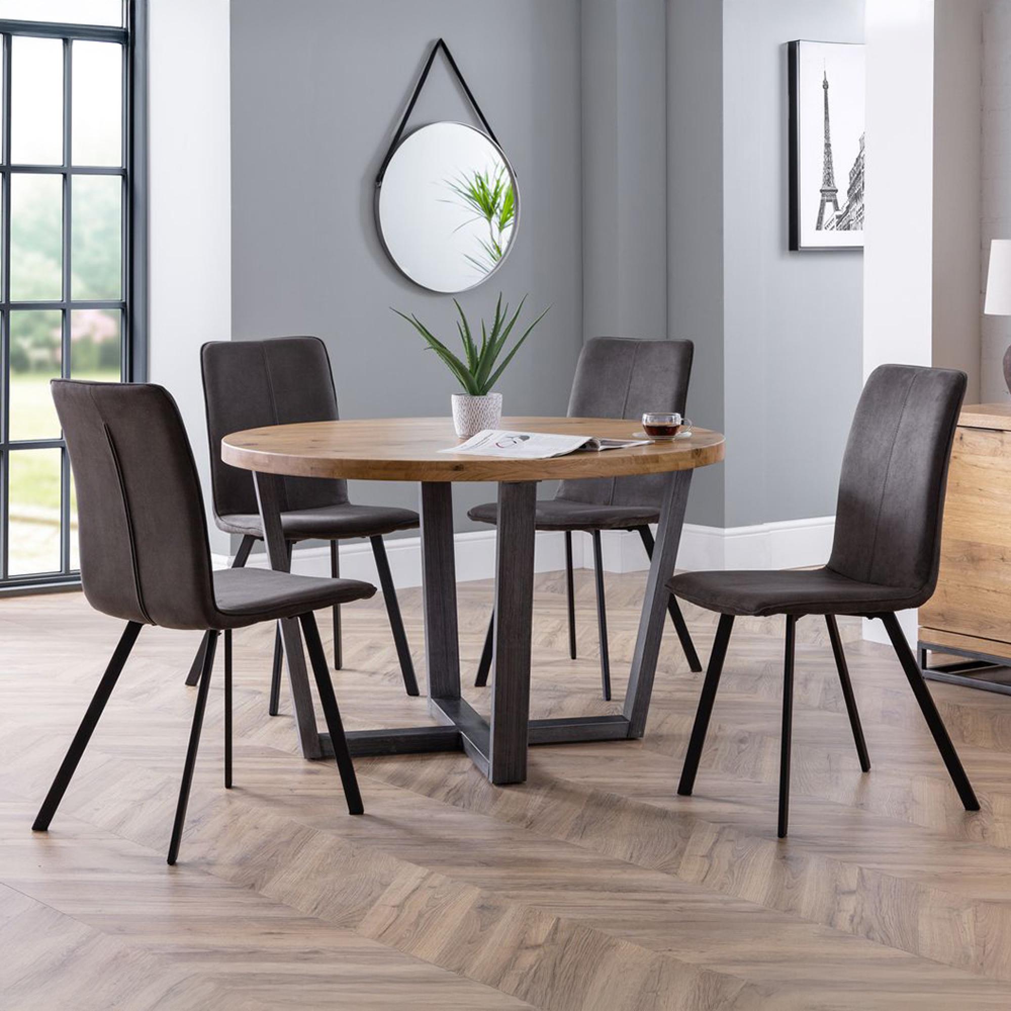 Brooklyn Oak 4 Seater Round Dining Set with 4 Monroe Chairs