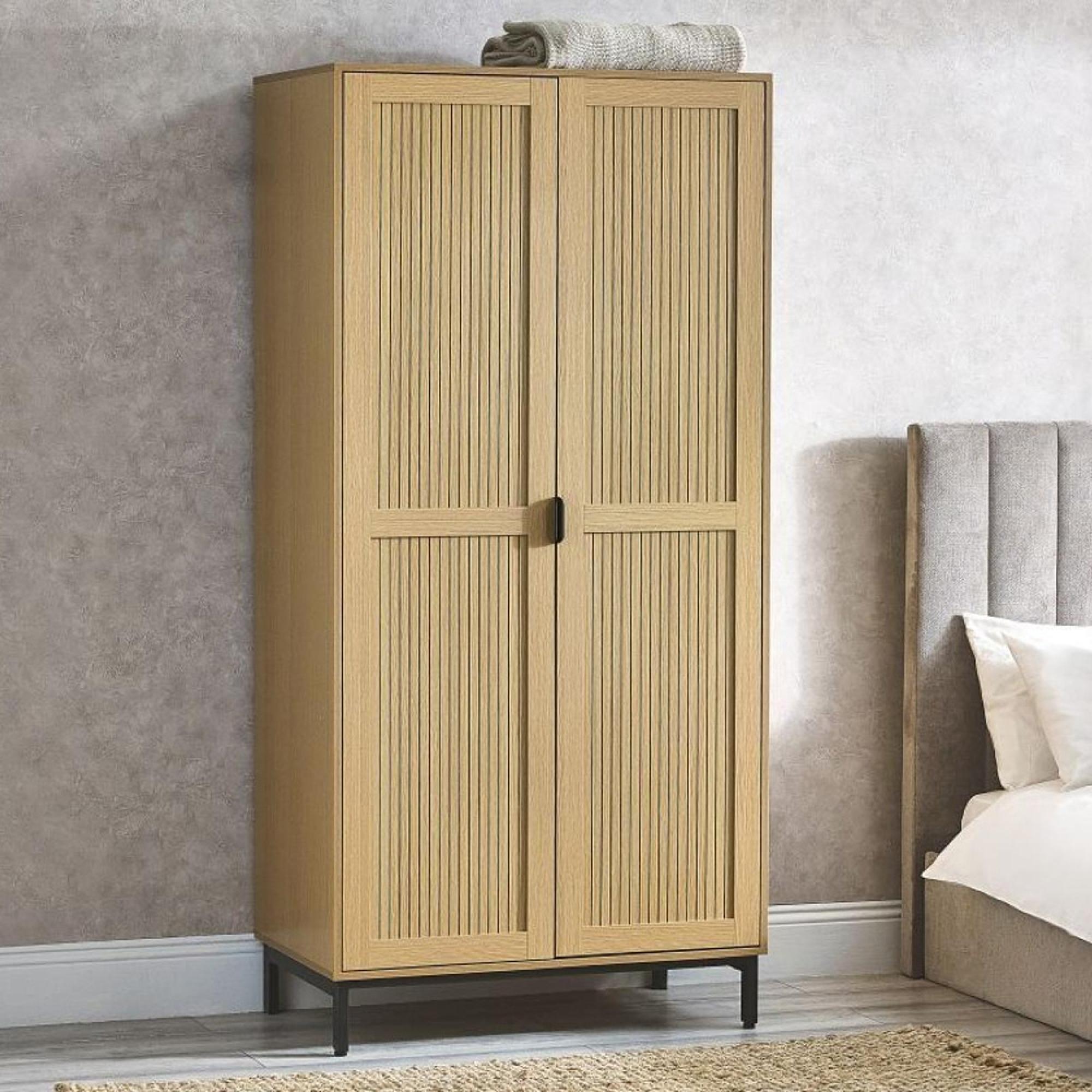 Sia Ribbed Oak 2 Door Wardrobe