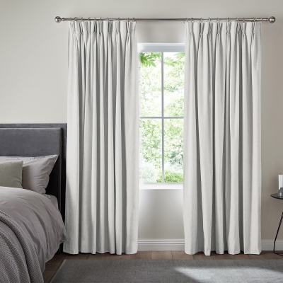 Product photograph of Jenson Ivory Curtain from Choice Furniture Superstore