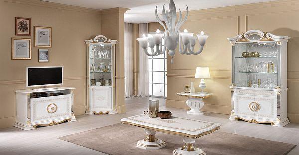 Betty White-Gold Dining