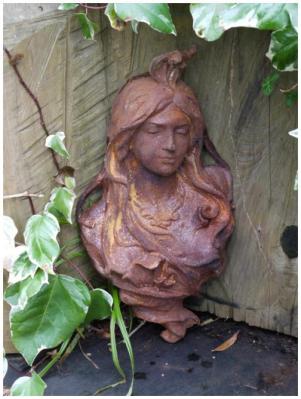 Bust Rusty Wall Decoration
