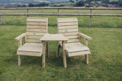 Churnet Valley Clover Love Seats Angled