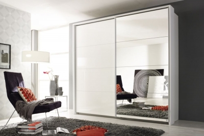 Quadra Sliding Wardrobe with High Gloss and Mirror Front