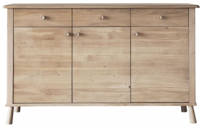 Product photograph of Wycombe Oak Medium Sideboard from Choice Furniture Superstore