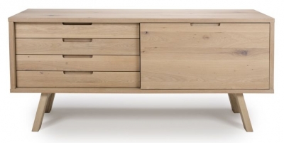 Product photograph of Bergen Oak Large Sideboard from Choice Furniture Superstore
