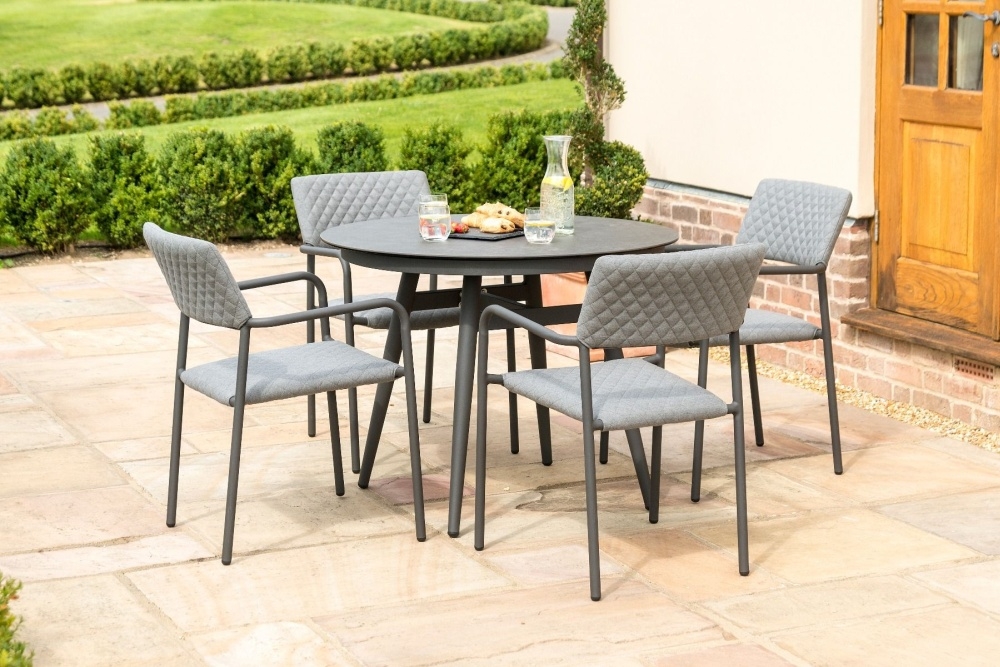 Maze Lounge Outdoor Bliss Flanelle Fabric 4 Seat Round Dining Set
