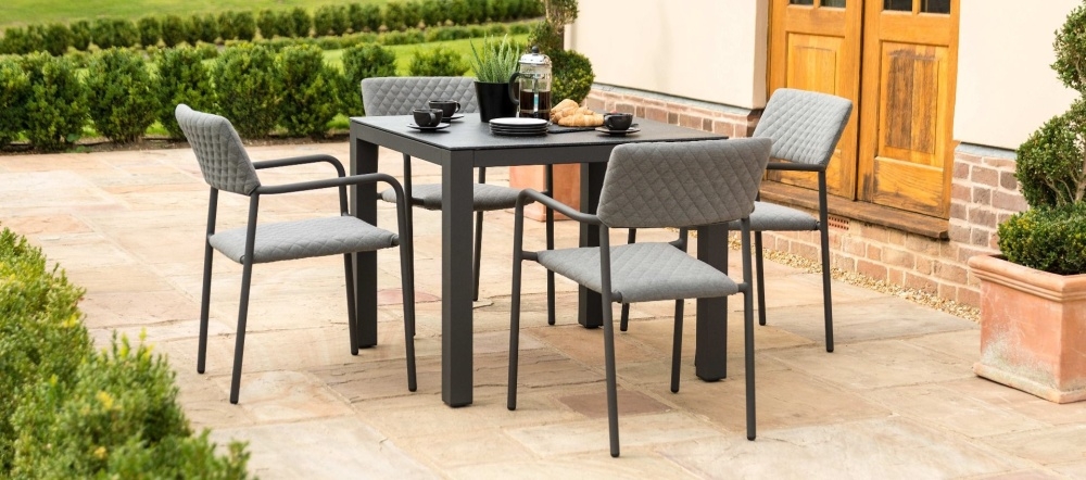 Maze Lounge Outdoor Bliss Flanelle Fabric 4 Seat Square Dining Set
