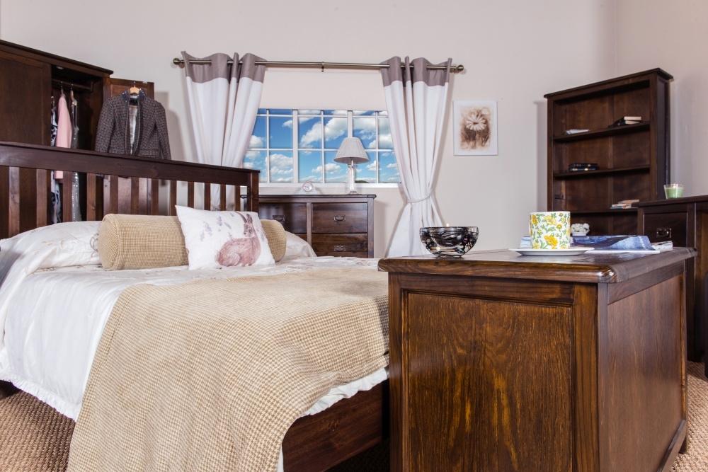 Boston Bedroom Storage Box - Dark Wood