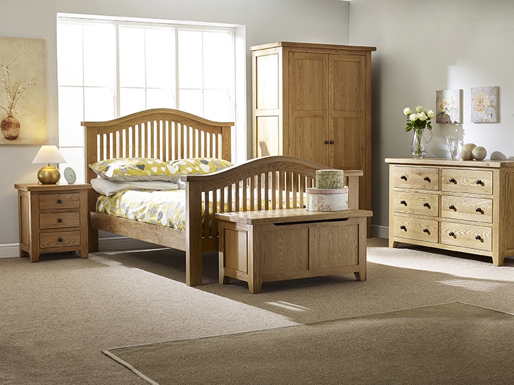 Appleby Oak Bed Frame, High Foot End with Curved Slatted Headboard
