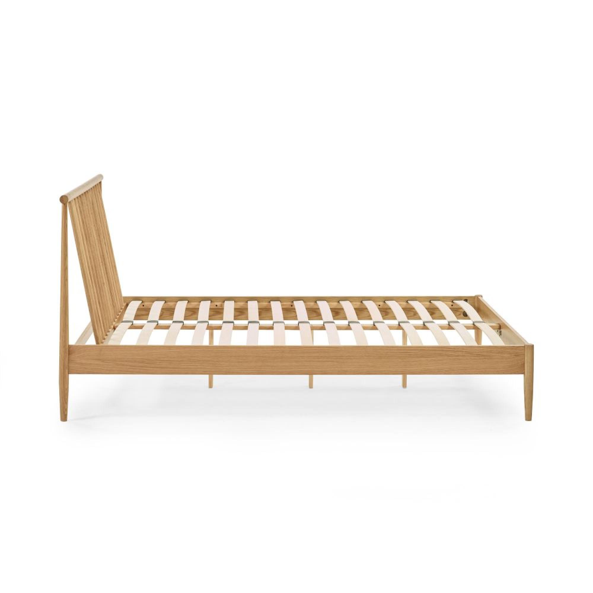 Belton Spindle Bed - Oak - Sizes Available