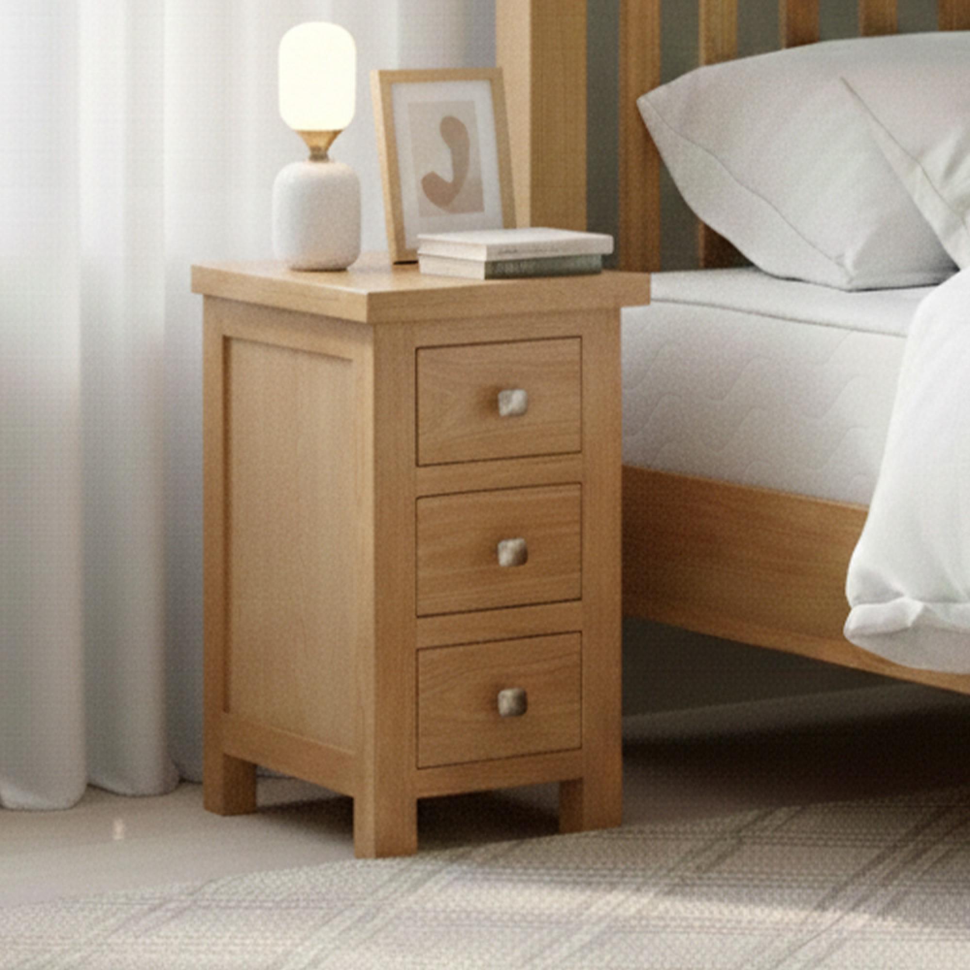 Appleby Compact Bedside Cabinet - 3 Drawer - Oak