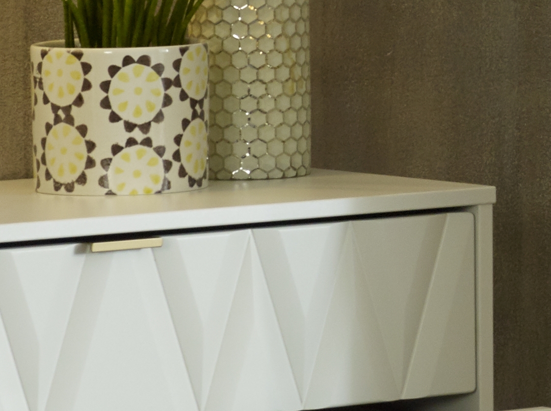 Diamond Bedside Table - 1 Drawer - with Gold Hairpin Legs - White