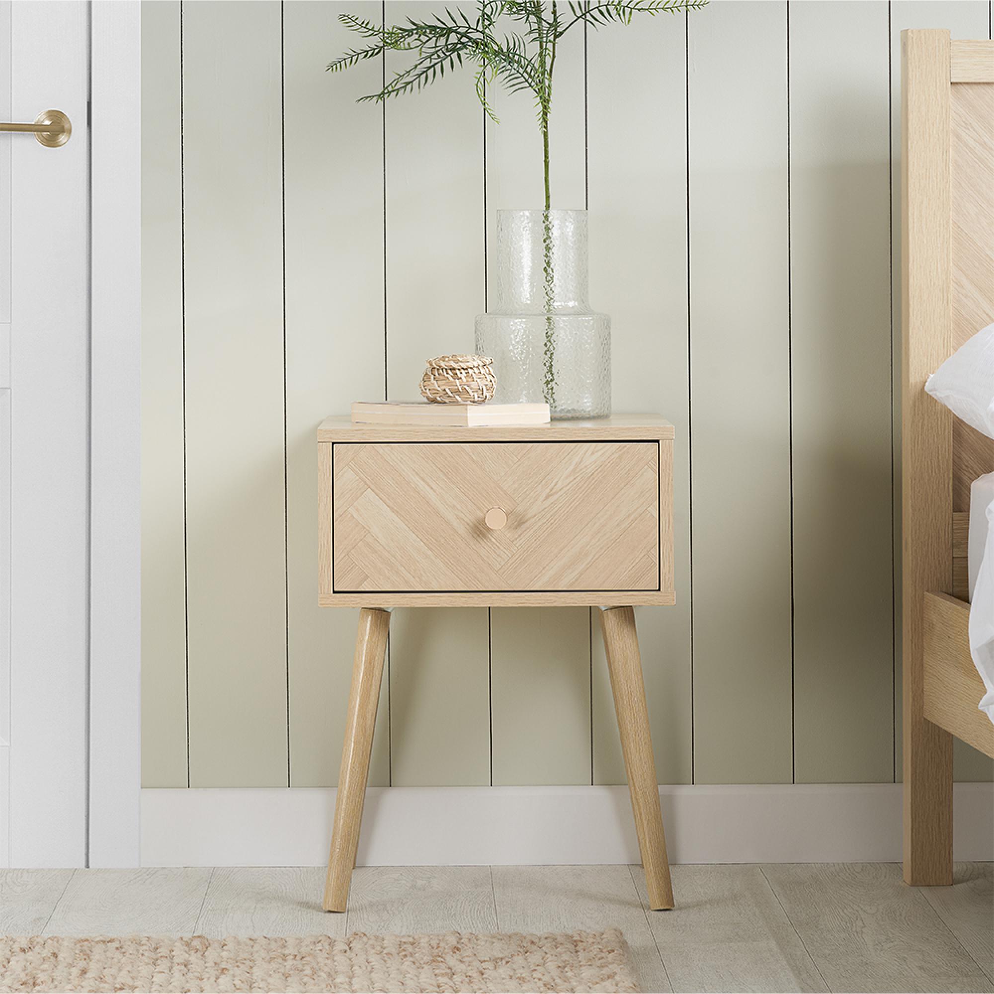 Herringford Bedside Table - 1 Drawer - Oak
