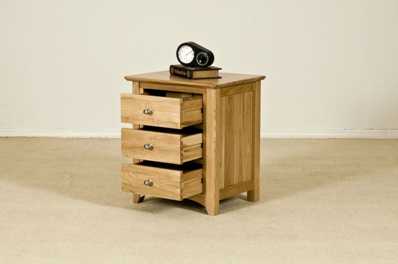 Shaker Oak Bedside Cabinet