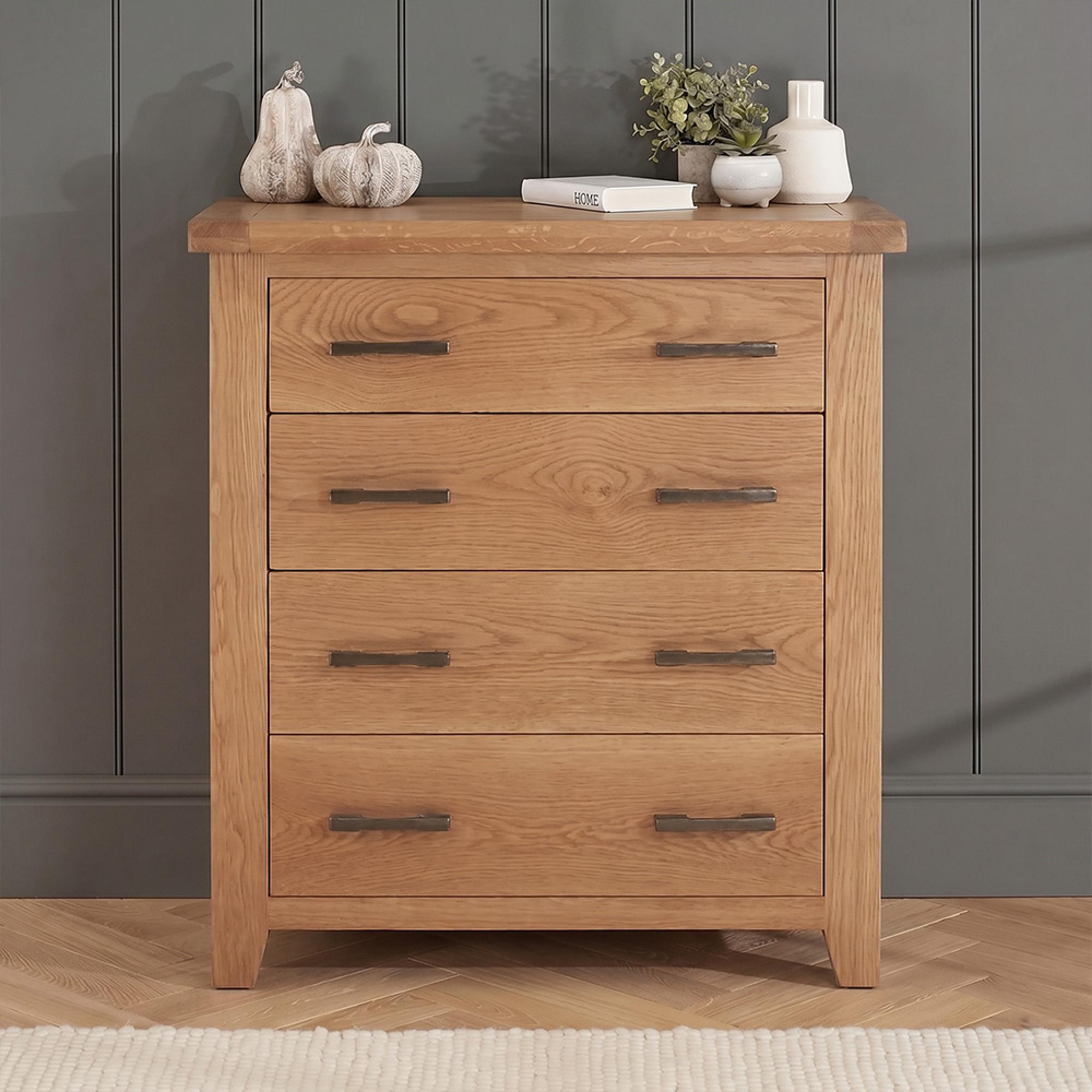 Hampshire Oak Chest - 4 Drawer
