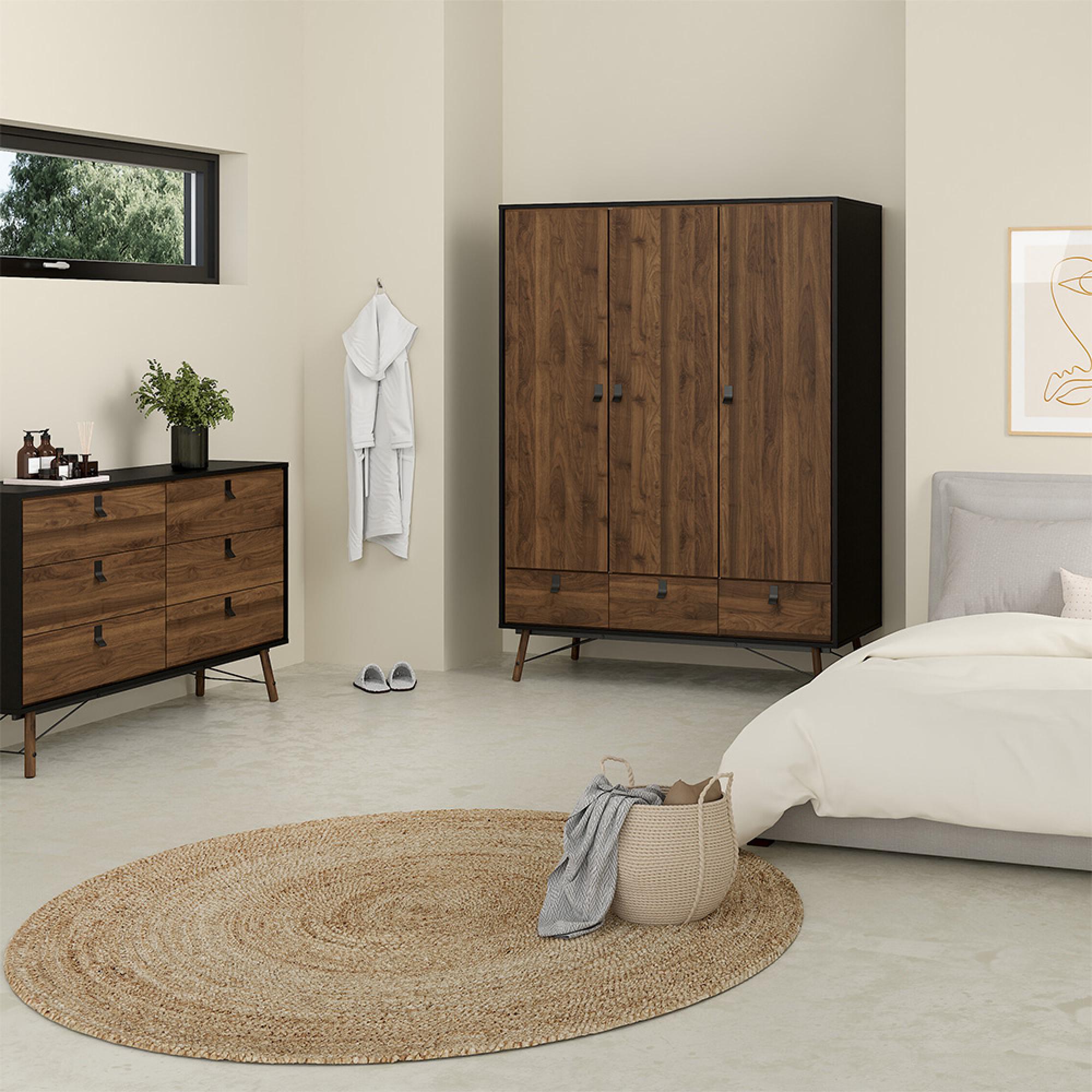 Ry Wardrobe - 3 Door - 3 Drawer - Black