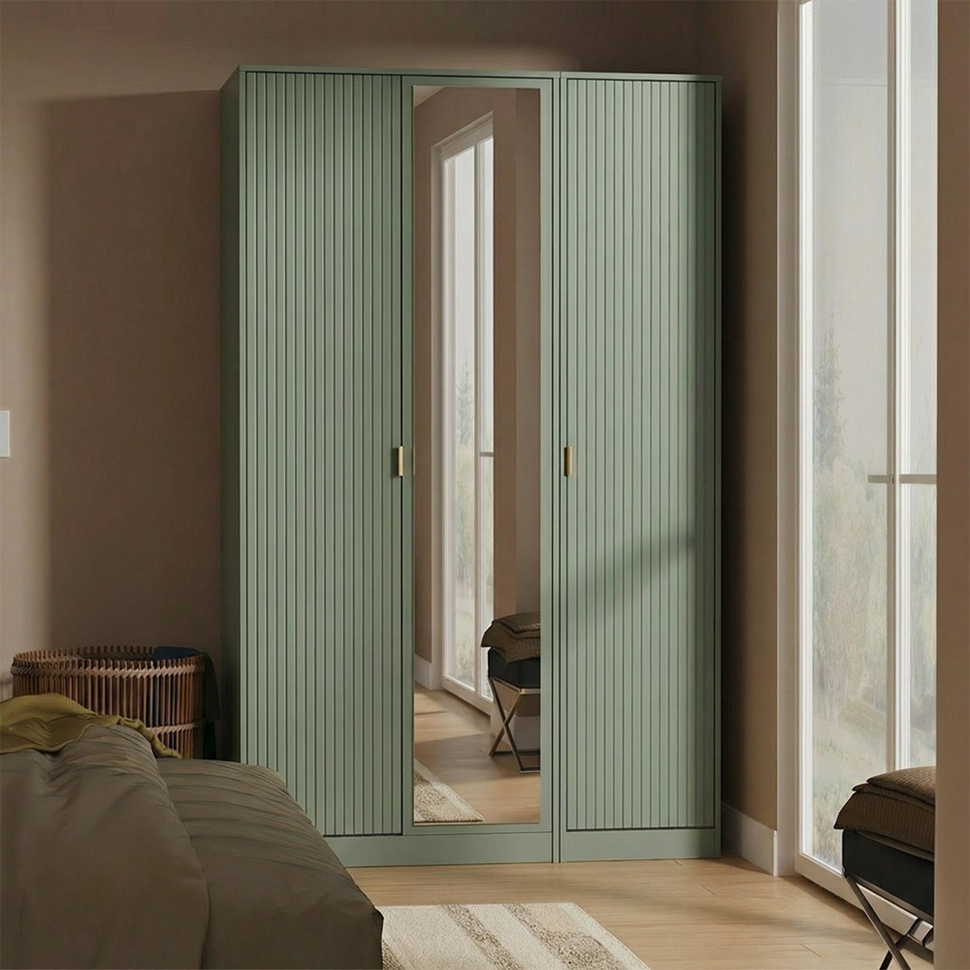 Nashville Wardrobe - 3 Door - 1 Mirror - Tall - Triple - Green