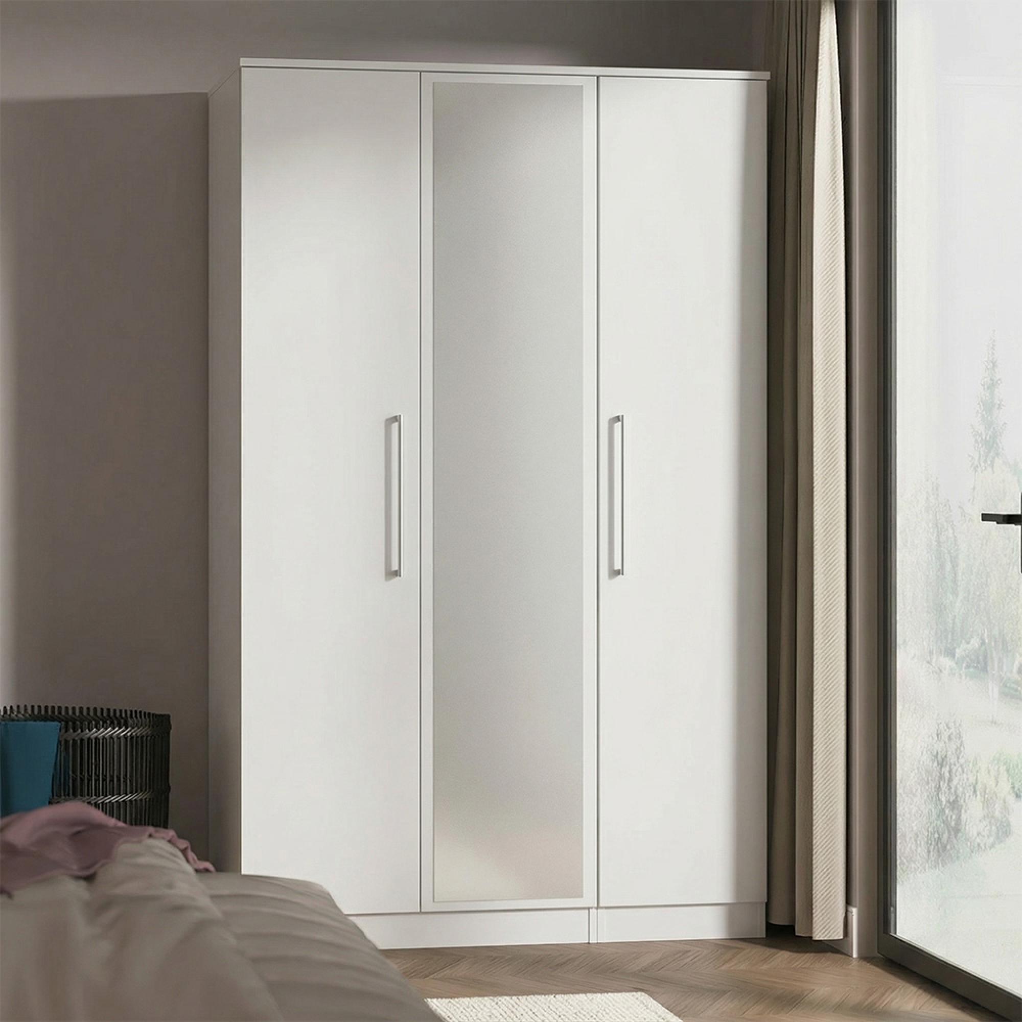 Worcester Wardrobe - 3 Door - 1 Mirror - Tall - Triple - White
