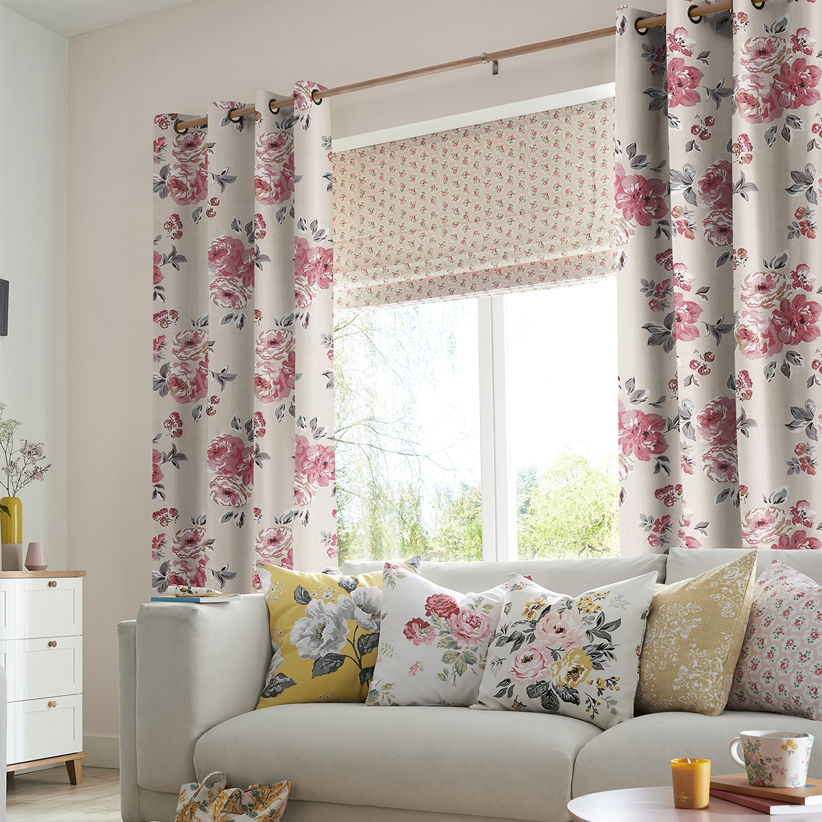 Cath Kidston Curtain - Brampton Bunch Raspberry