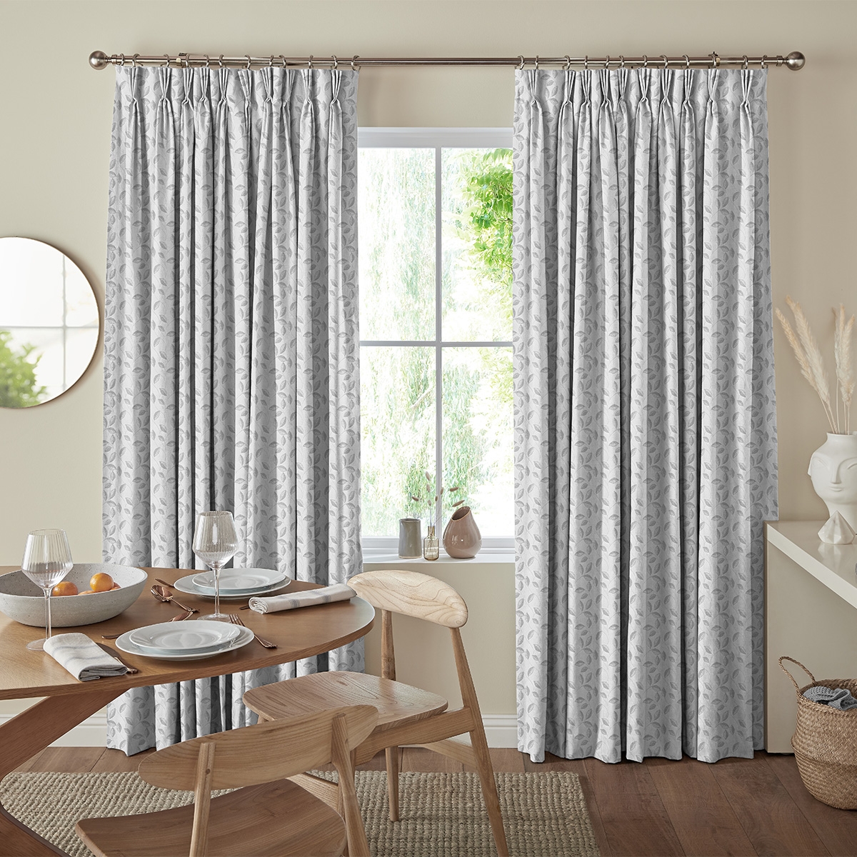 Conte Curtain - Platinum