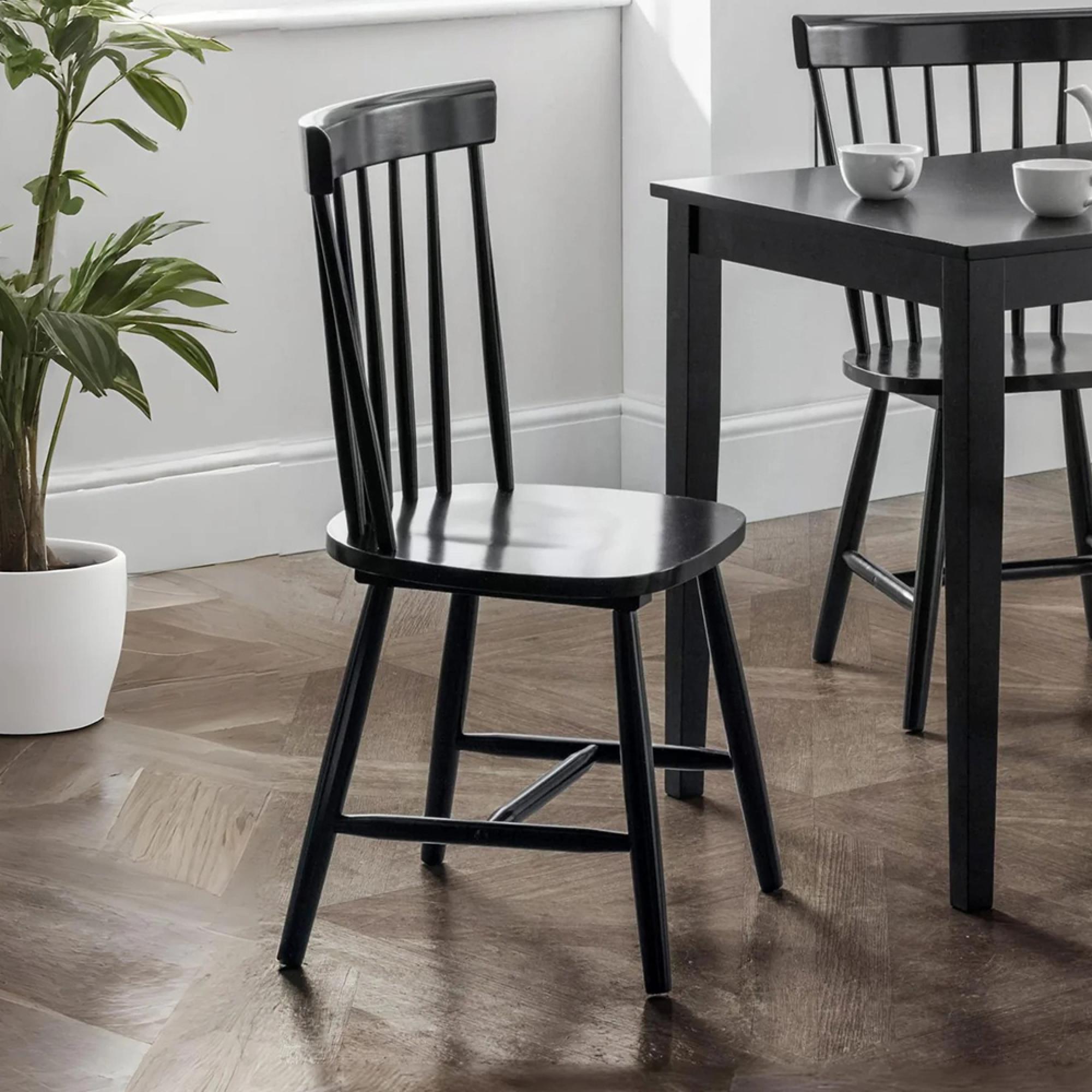 Torino Dining Chair - Set of 4 - Spindle Curved Back - Black - Wood