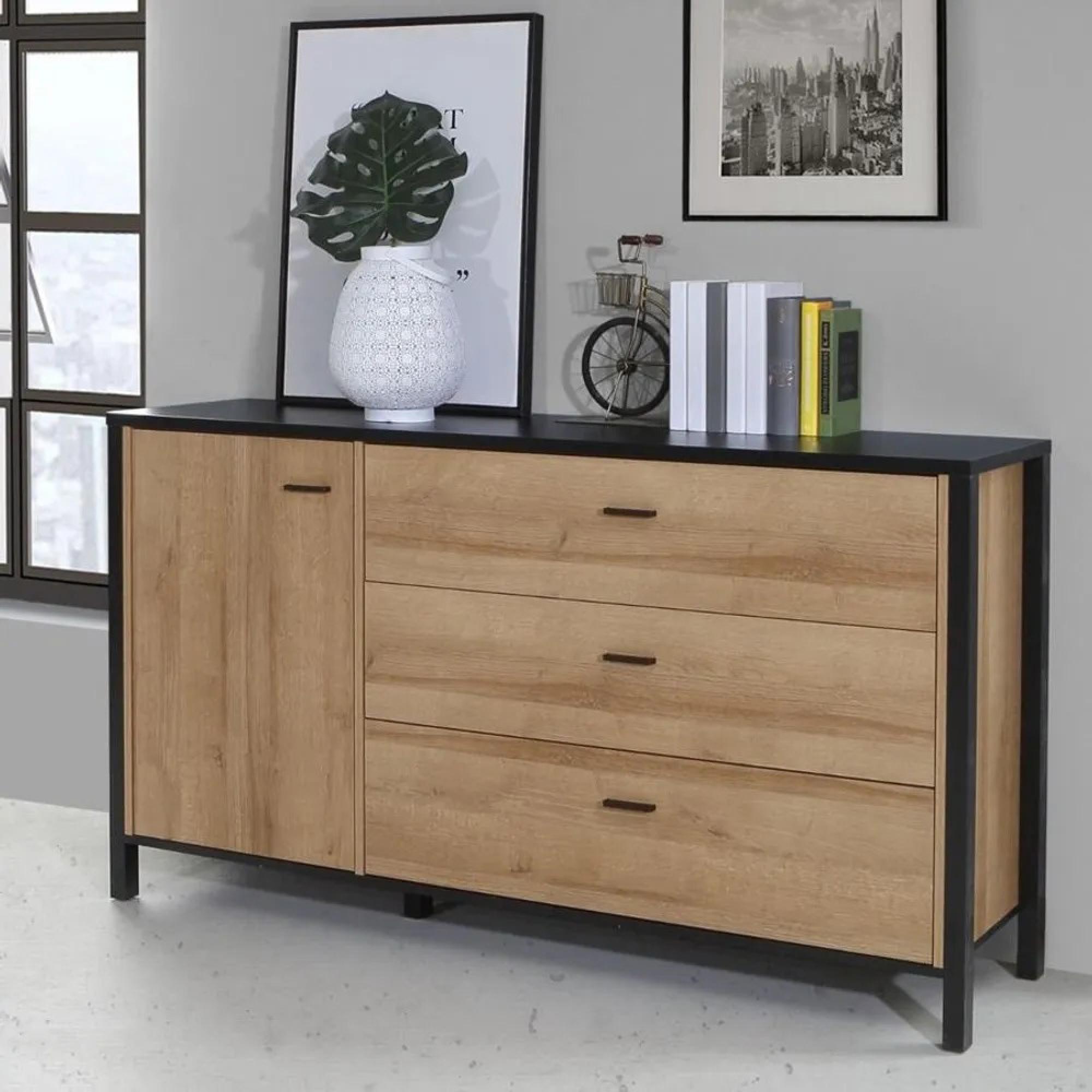 High Rock Sideboard - 1 Door - 3 Drawer - Medium - Oak