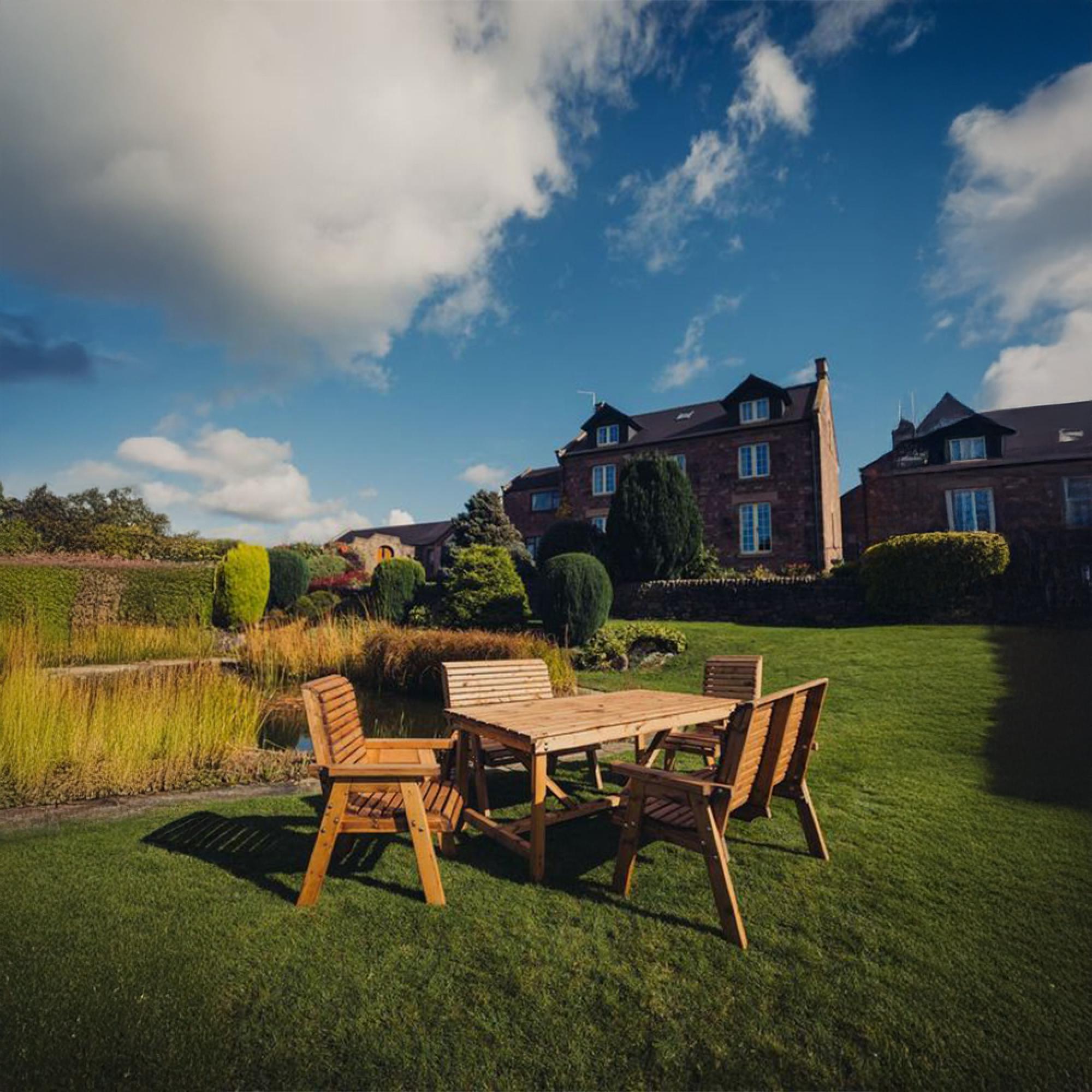 Churnet Valley Redwood 6 Seater Garden Dining Set