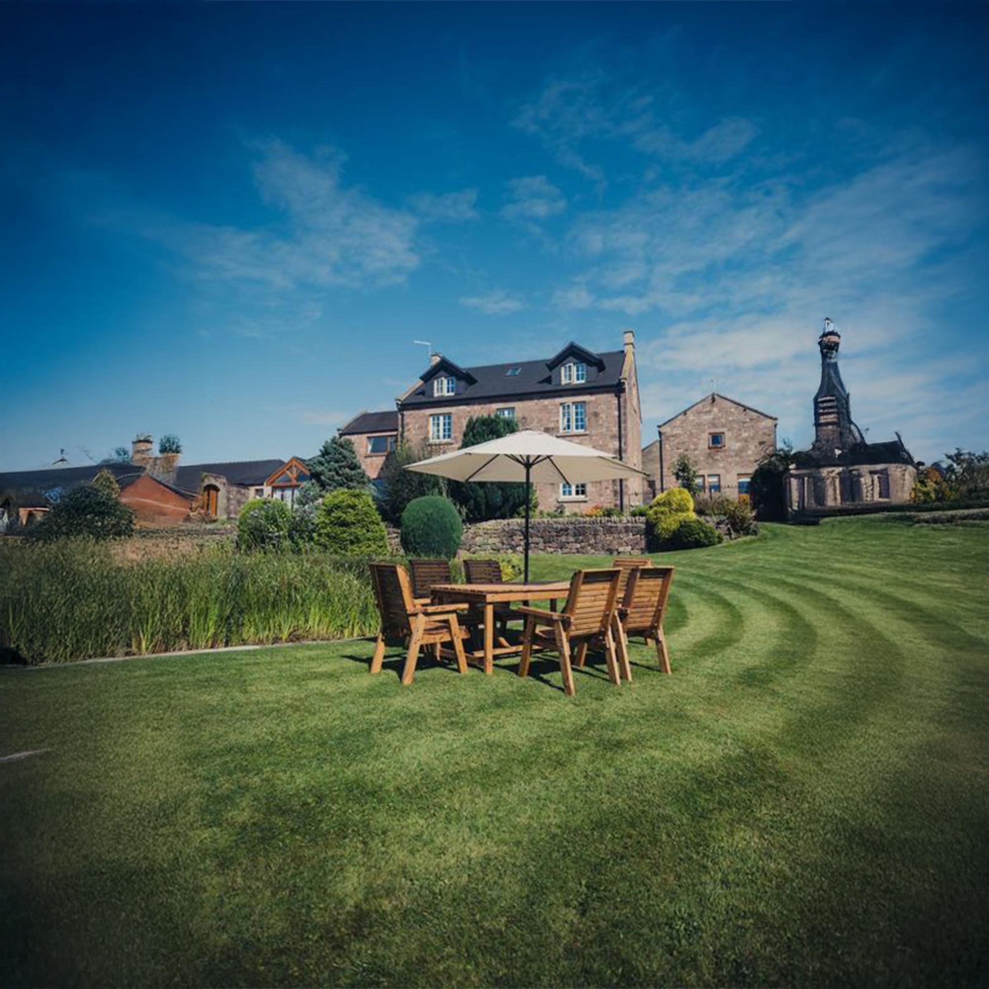 Churnet Valley Redwood Garden Table Set with 6 Chairs