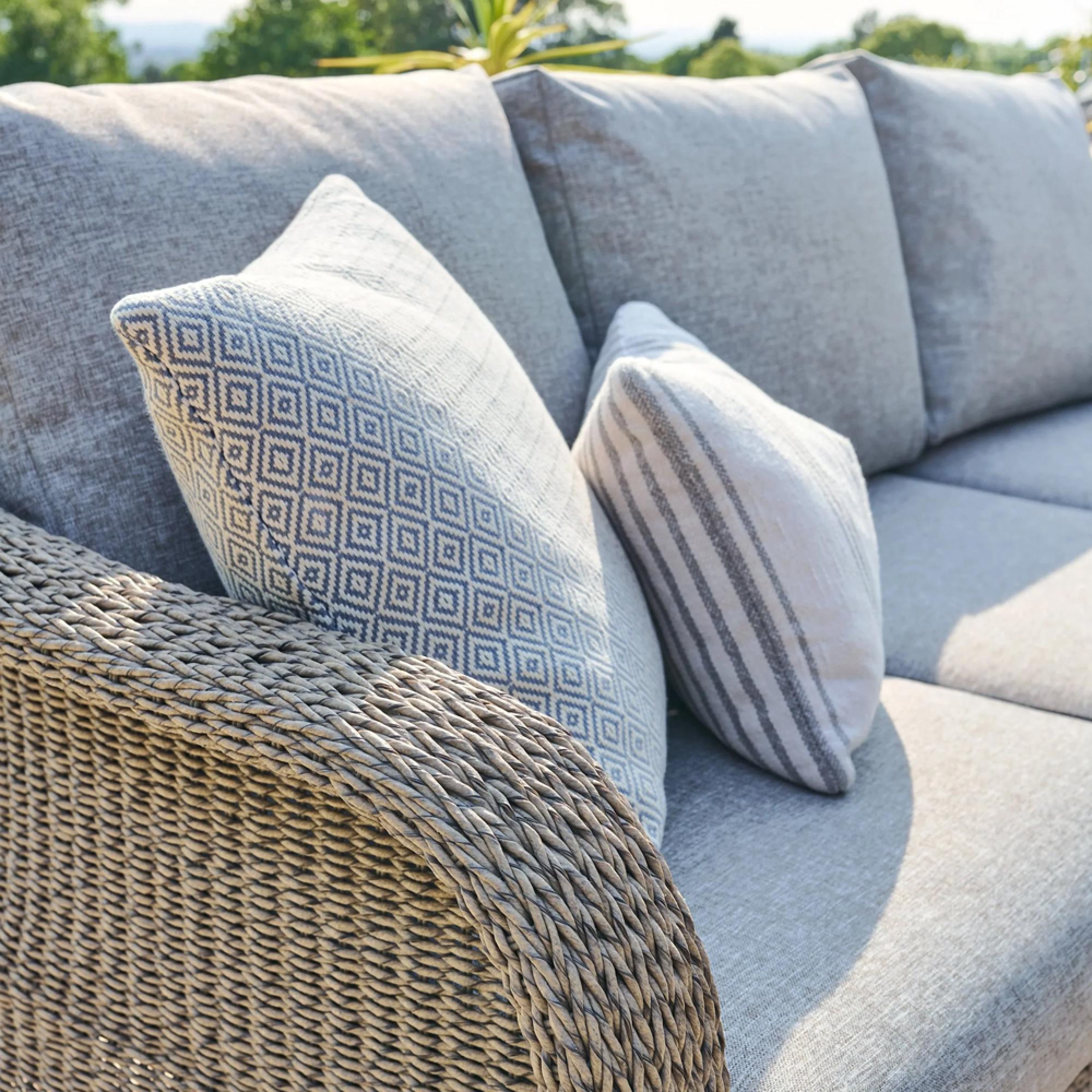 Arlington Lounge Set - 5 Seater - With Coffee Table - Luxury Rattan