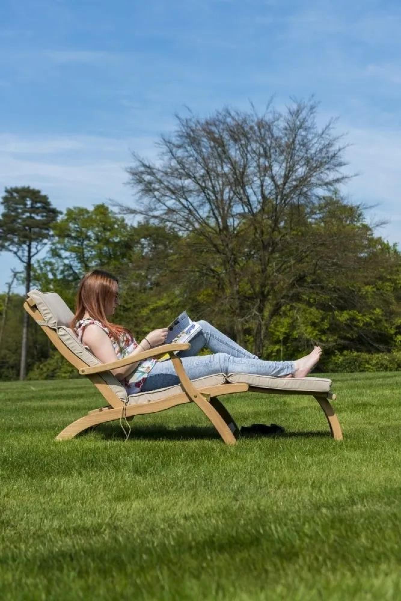 Roble Wood Garden Steamer Chair