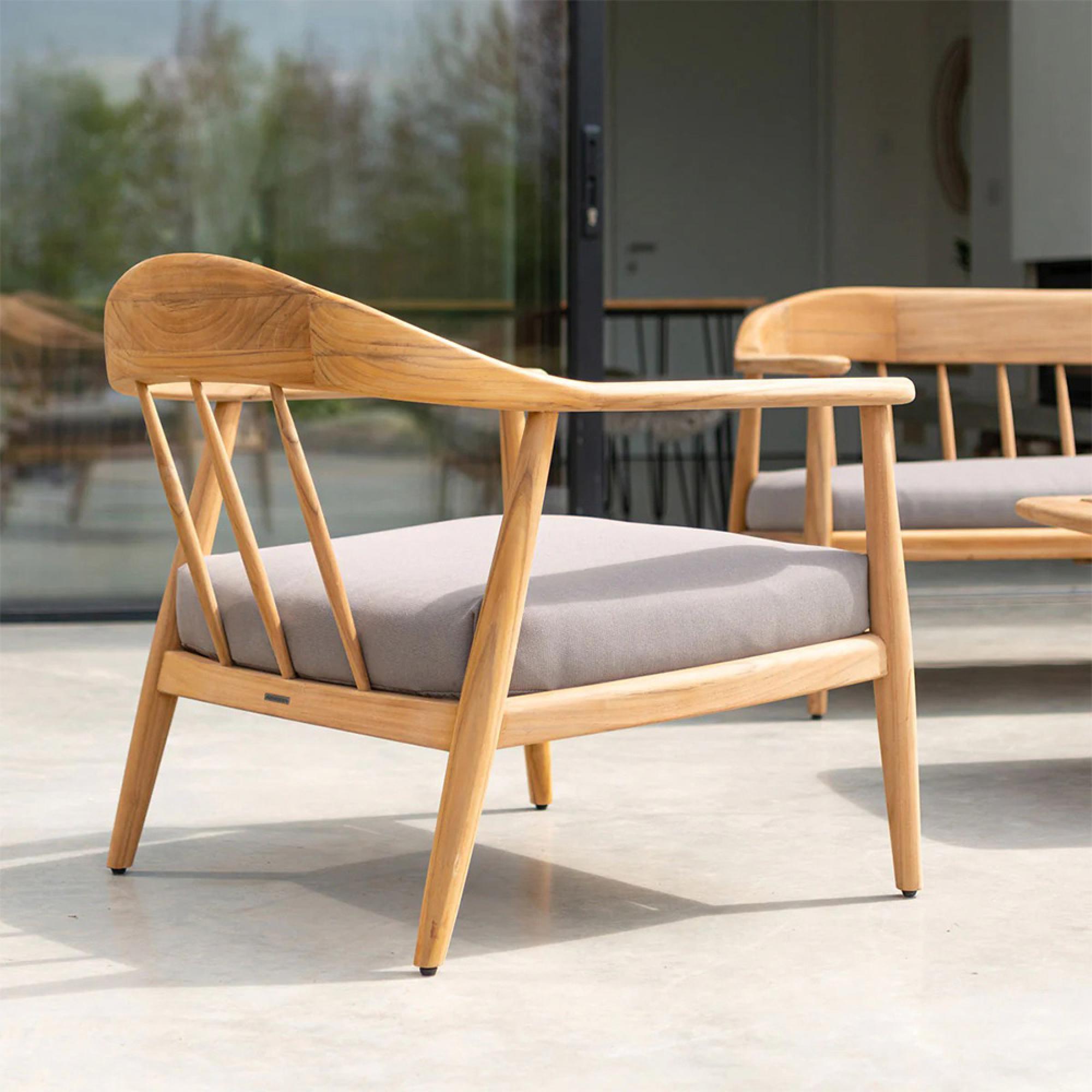 Dana Garden Lounge Chair - Teak Wood