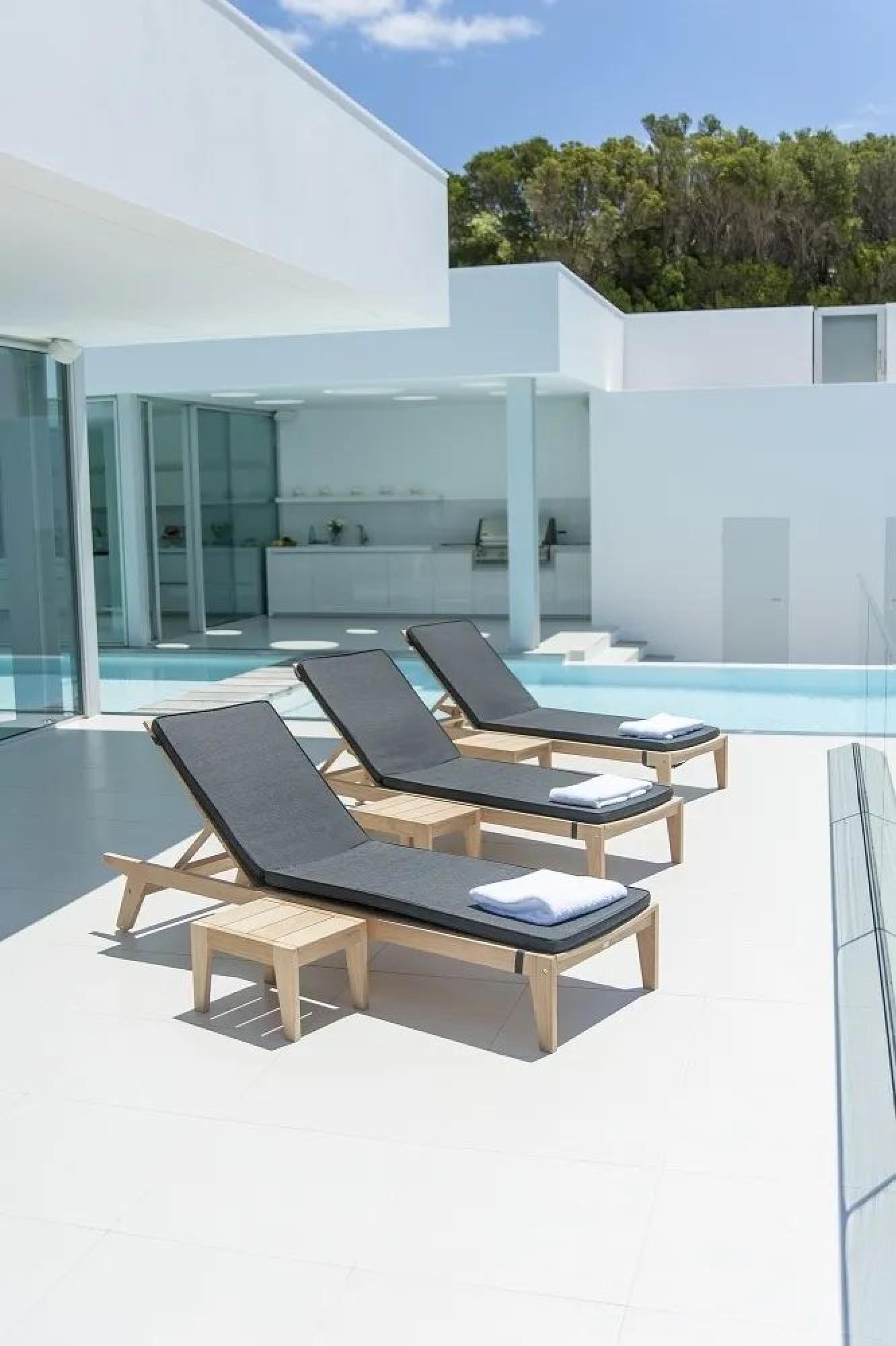 Roble Wood Garden Adjustable Sunbed