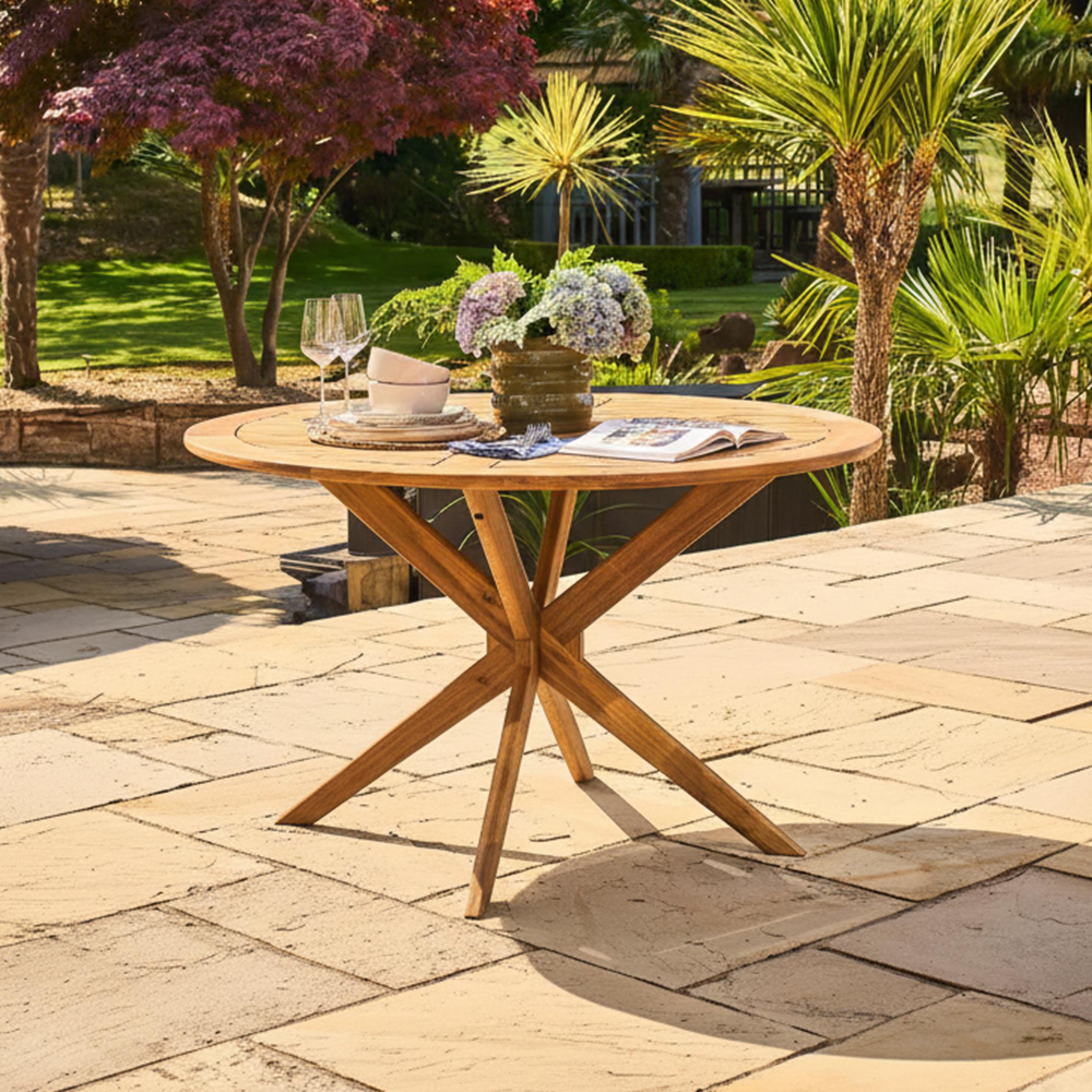 Cotswold Garden Round Dining Set - 4 Seater - 125cm - Acacia Wood - 4 Stacking Dining Armchair