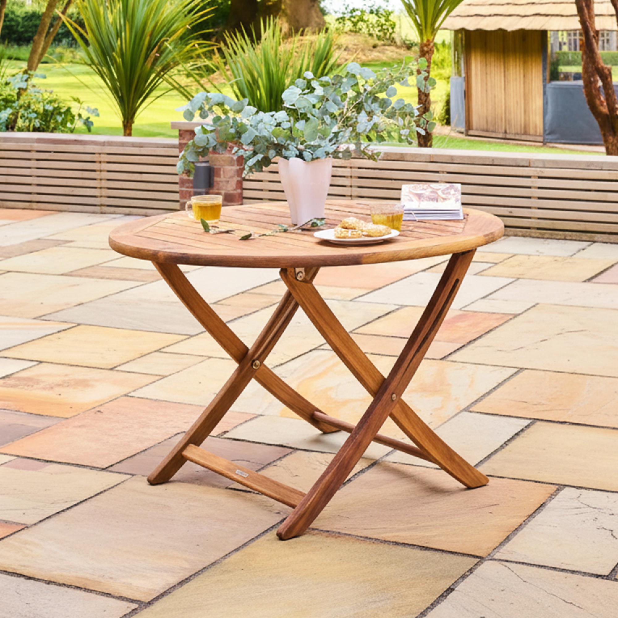 Redcliffe Garden Round Dining Set - 4 Seater - 110cm - Folding - Acacia Wood - 4 Folding Carver Dining Armchair