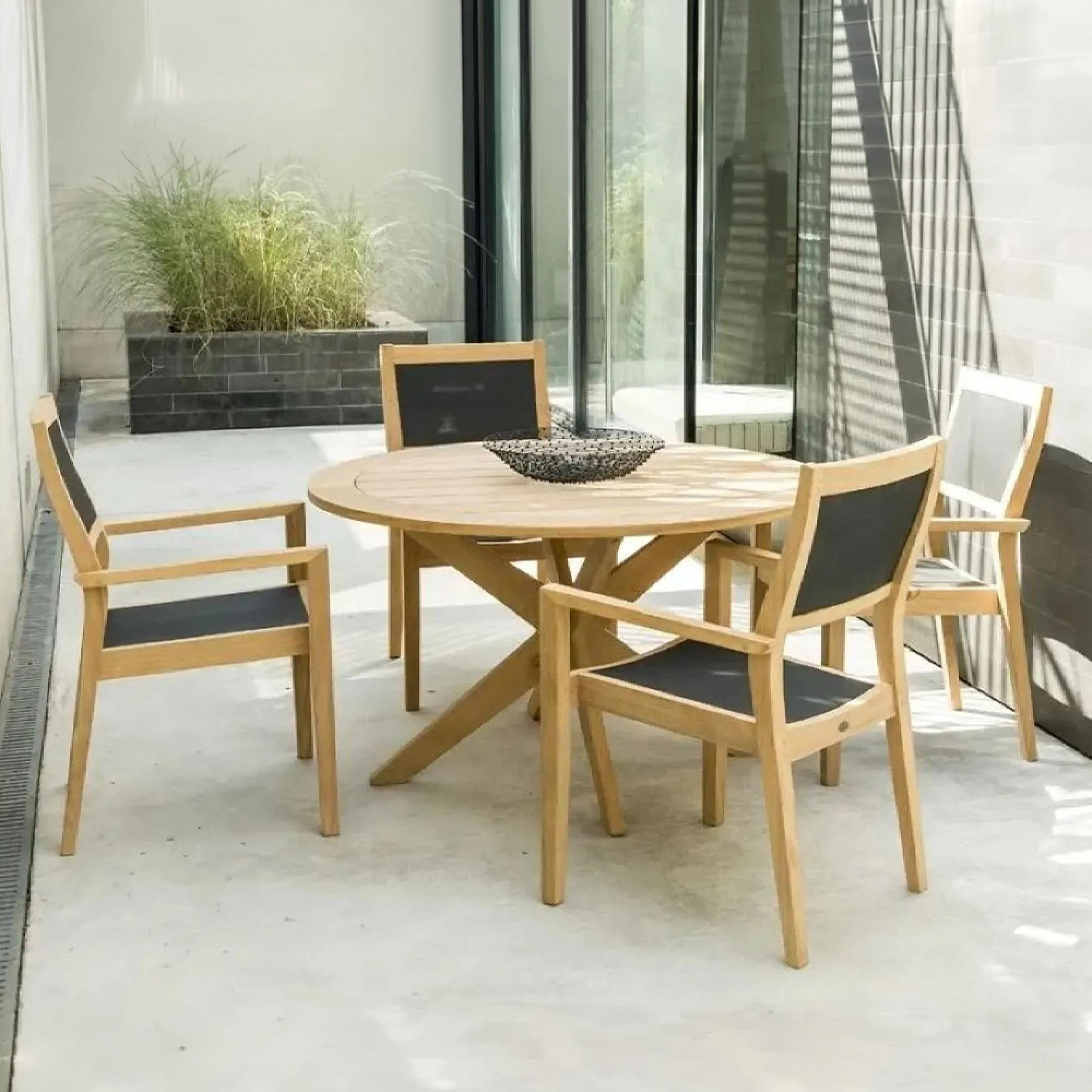 Roble Wood Dining Table - 4 Seater - 125cm - Garden - Round - Cross Base