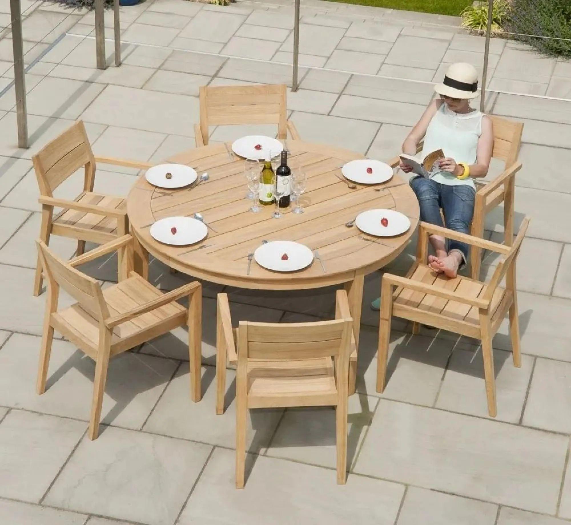 Roble Round Garden Dining Table - 6 Seater - 160cm