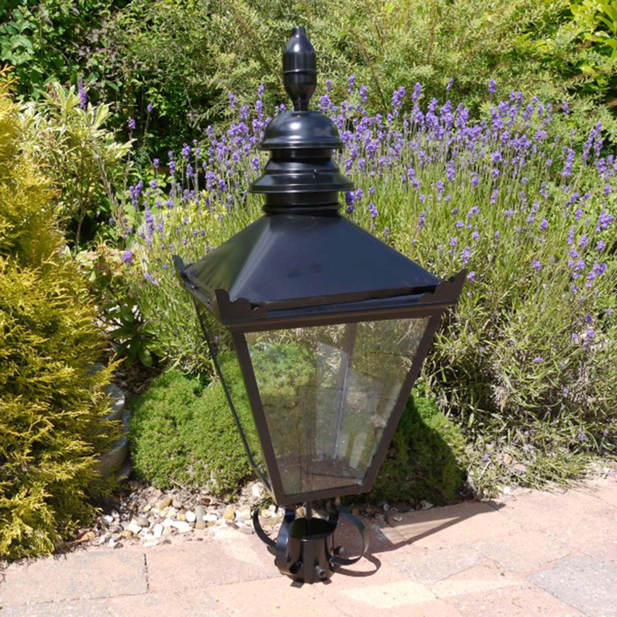 Outdoor Lamp - Black - Metal