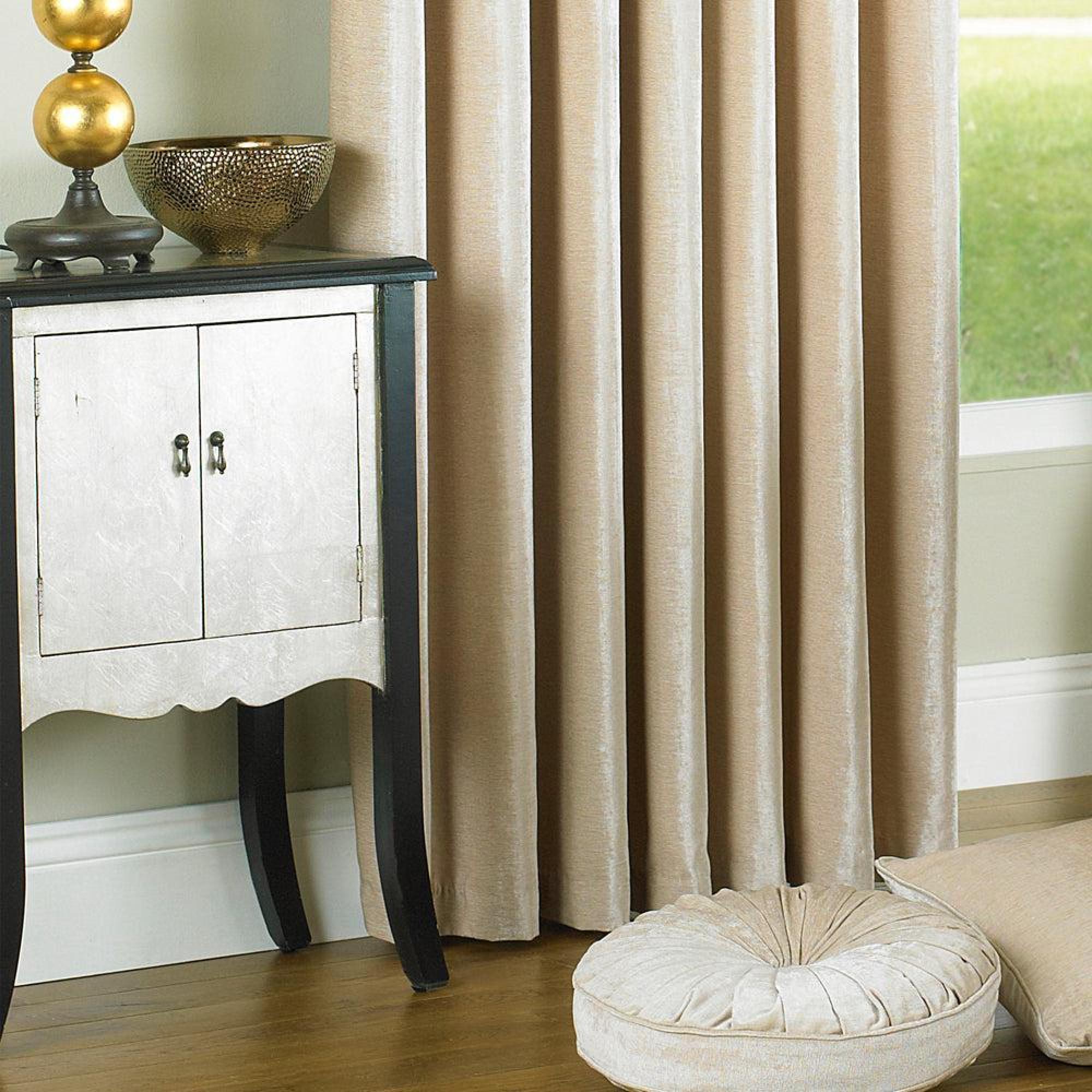 Paoletti Wellesley Natural Eyelet Curtains