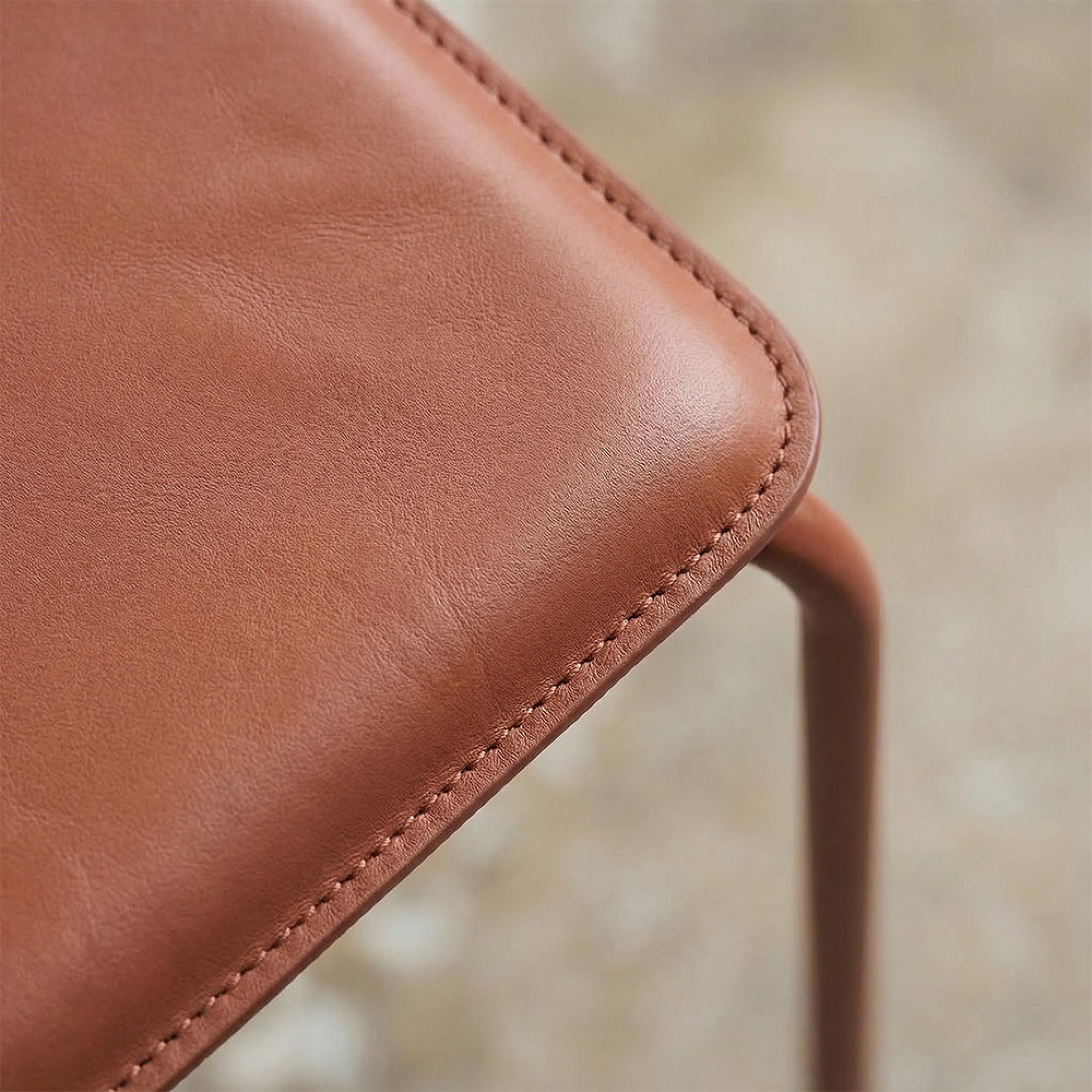 Esa Stool - Rust Red - Metal