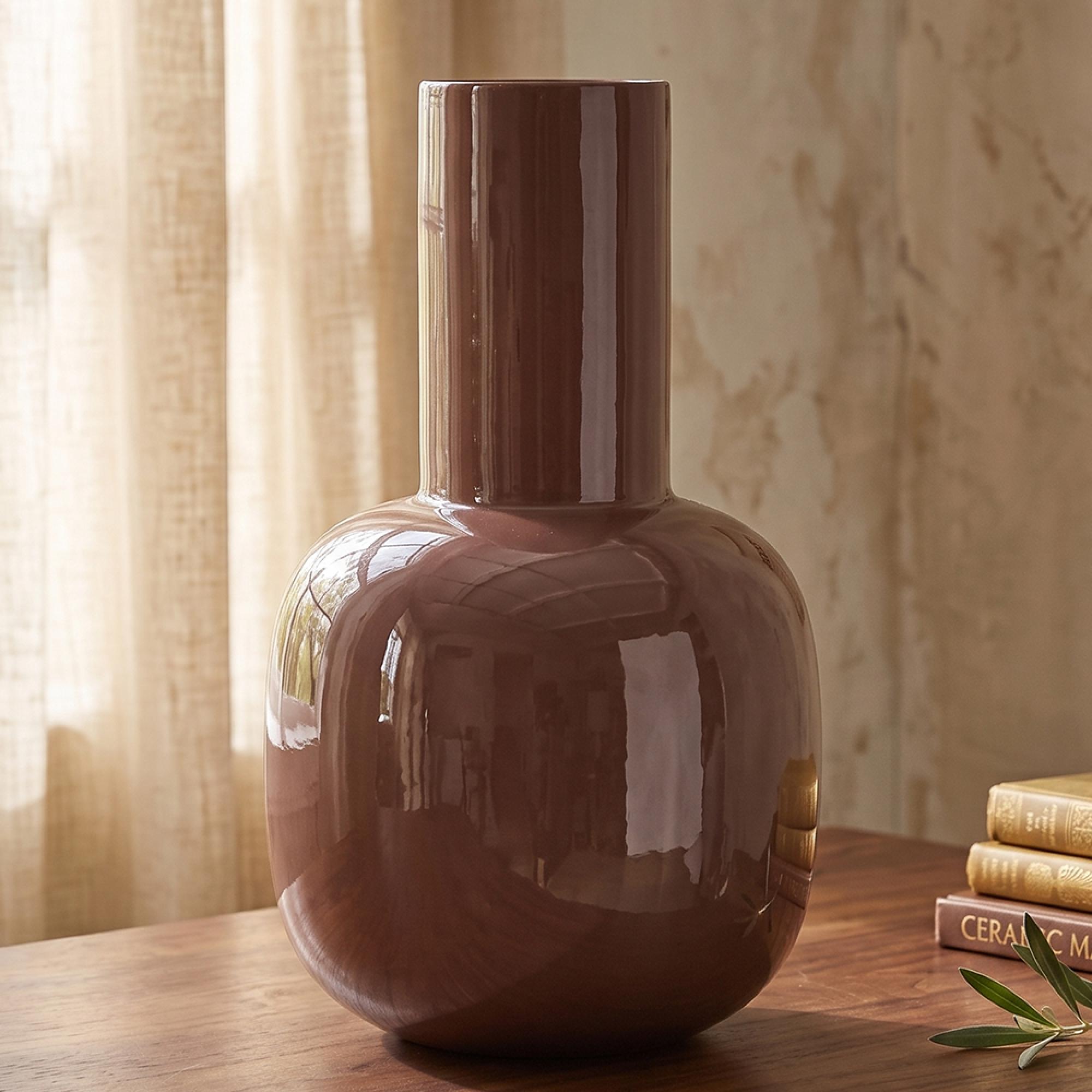 Lily Vase - Sable Brown - Metal