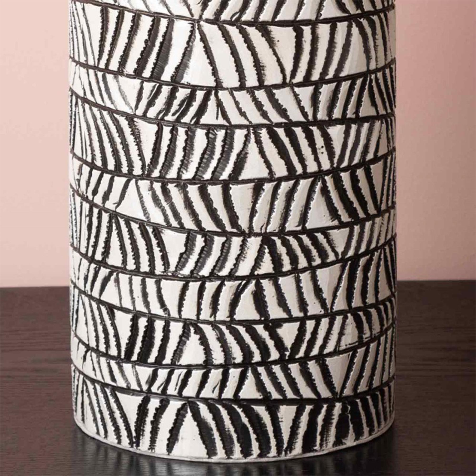 Vase - Black and White - Polyresin