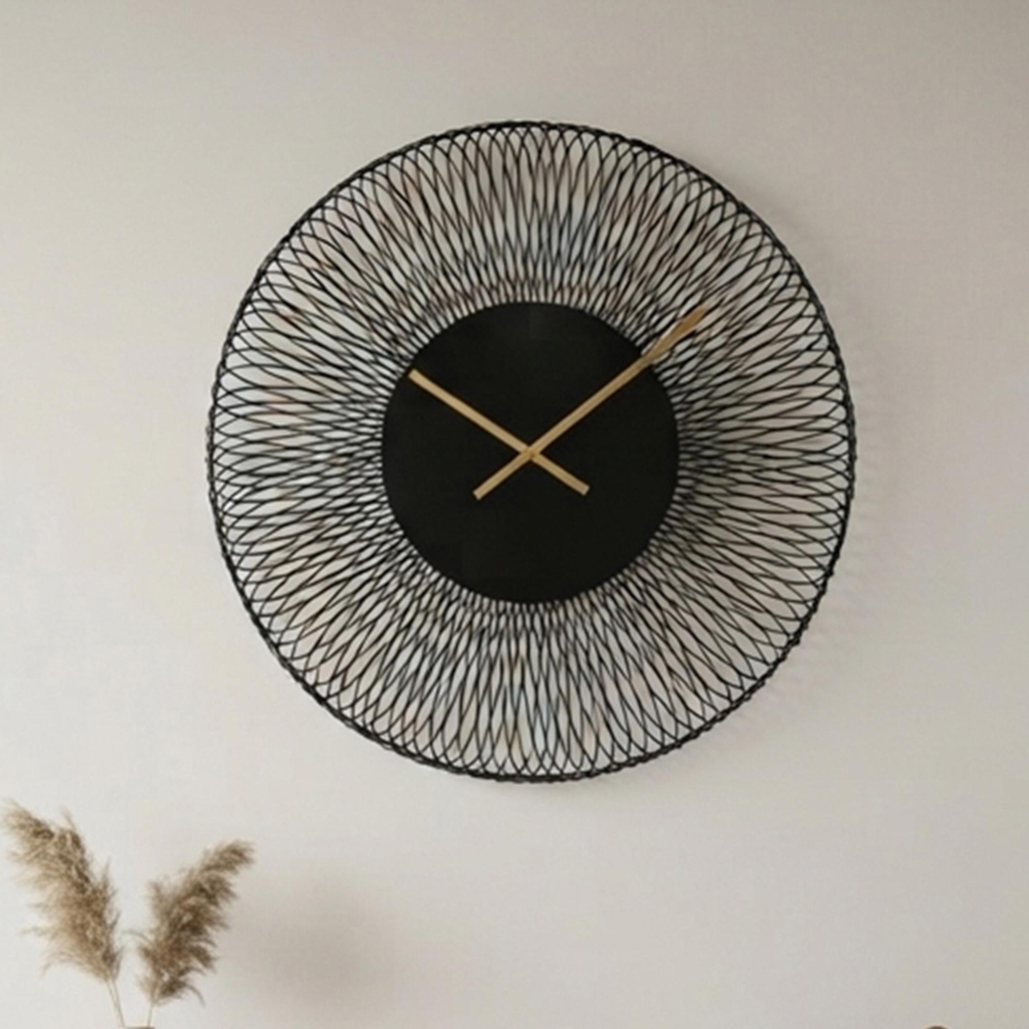 Blunt Wall Clock - Round - Black - Metal