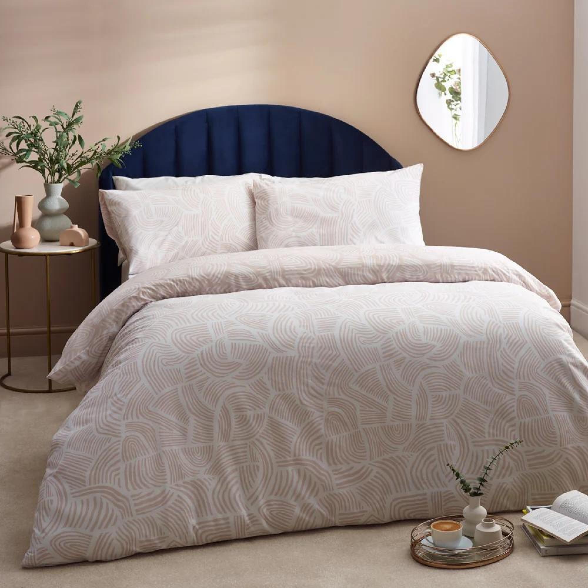 Hoem Dunes Shell Abstract Cotton Rich Reversible Duvet Cover Set