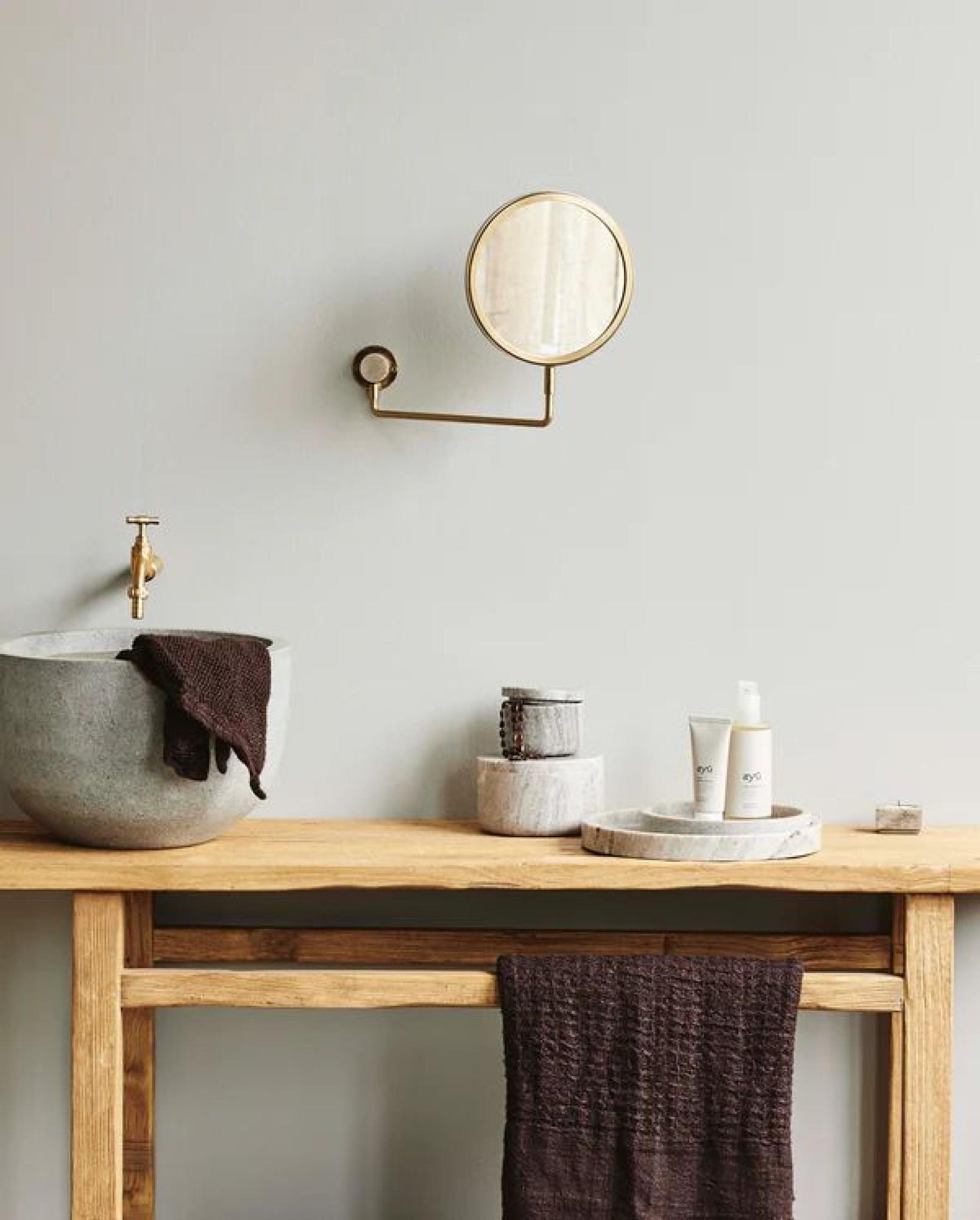 Tesia Wall Mirror - Gold - Metal - 39cm x 27cm