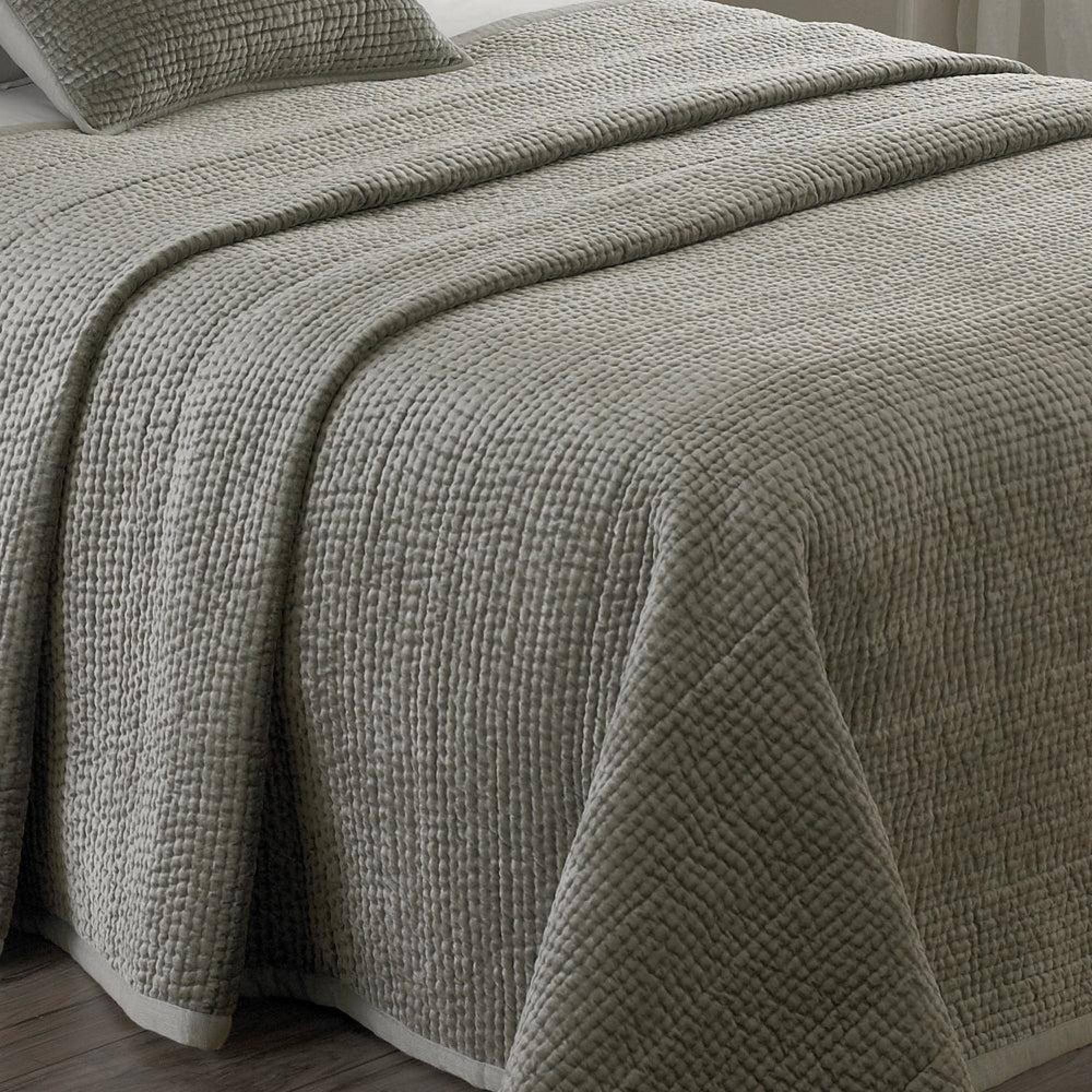 Paoletti Brooklands Silver Bedspread